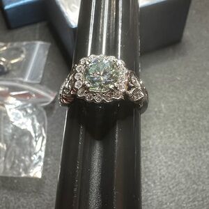 Elegant Silver Green Moissanite Women's Ring